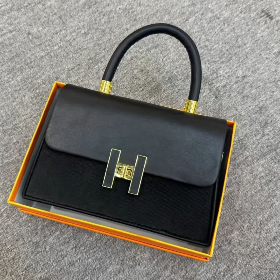 2026 fashion new niche women's bag shiny hardware shoulder bag niche fashion crossbody bag versatile small square bag