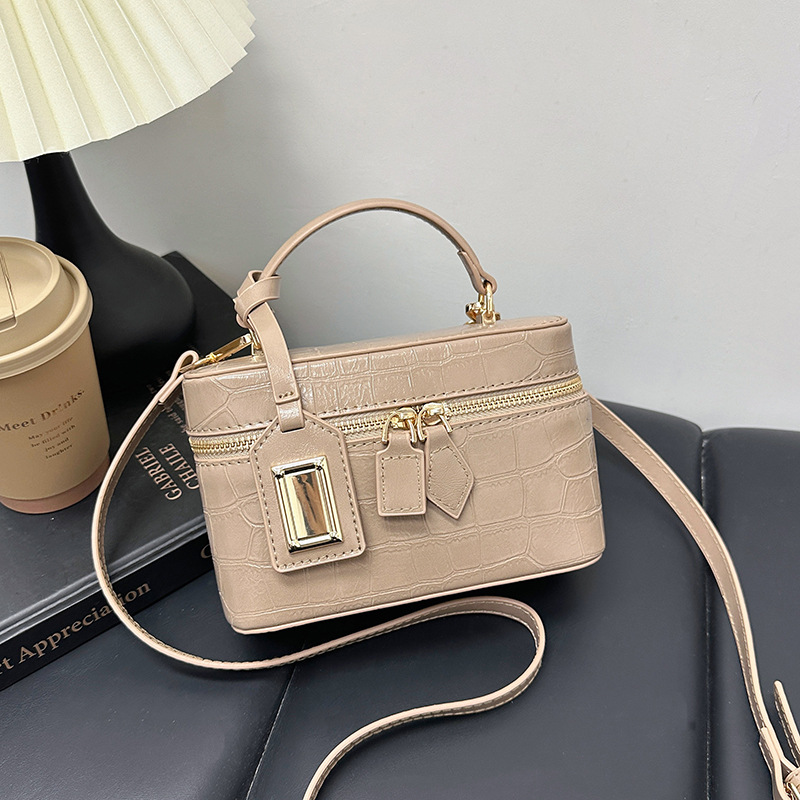 Bags Cross border Box Bag 2026 New Women's Bag Woven Bag Handbag Foreign Trade Single Shoulder Diagonal Cross Bag Small Square Bag Bags Cross border Box Bag 2026 New Women's Bag Woven Bag Handbag Foreign Trade Single Shoulder Diagonal Cross Bag Small Square Bag