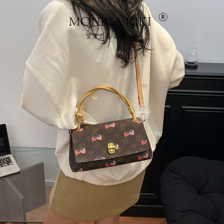 2026 Autumn New Women's Bag Single Shoulder Cross Shoulder Handbag Lock Printed Universal Edition