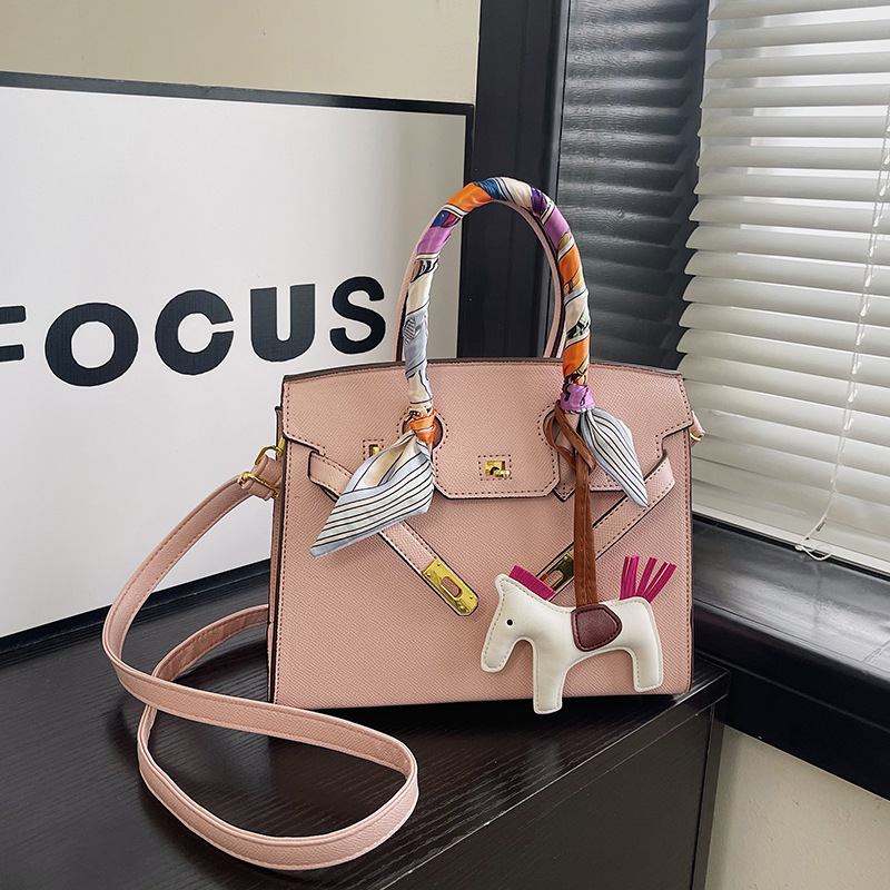 Fashion Handheld Platinum Bag for Women, 2026 New Trendy Shoulder Bag, High Beauty, Casual Versatile, Crossbody Kelly Bag