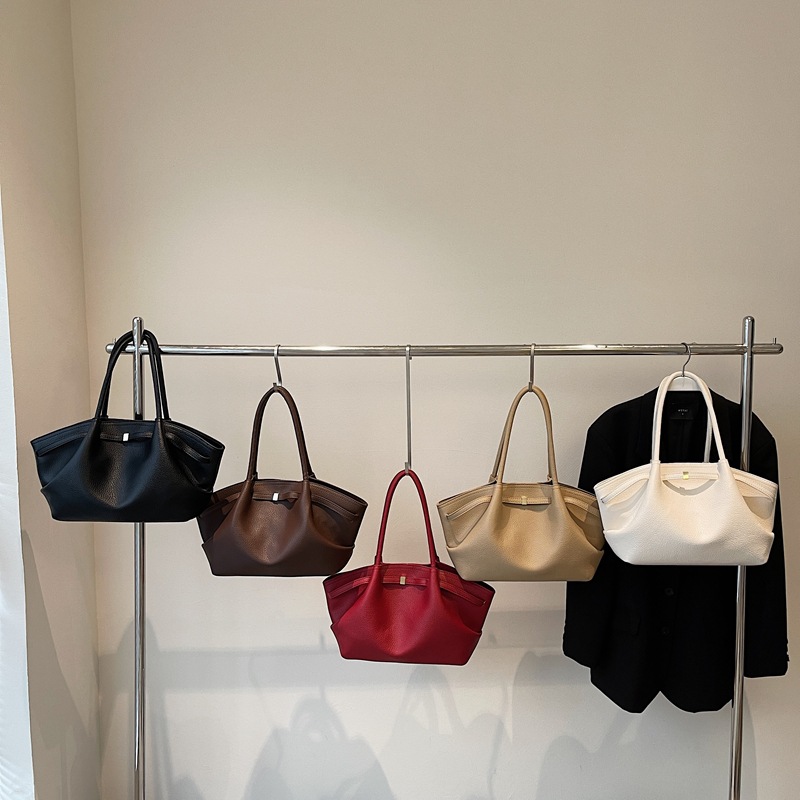 Cross border large capacity pleated bag, new fashionable and simple soft leather shoulder bag, hand-held armpit bag, commuting lightweight women's bag