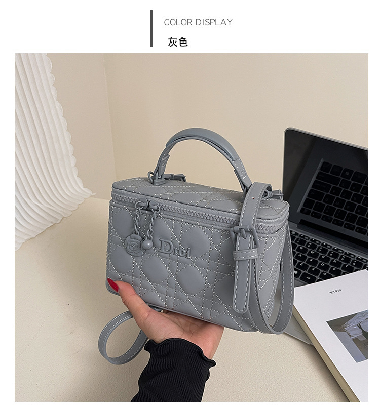 Ins Super Hot 2026 High Beauty Explosive Fragrant Style Lingge Versatile Box Bag Single Shoulder Cross Shoulder Handheld Korean Edition Bag Ins Super Hot 2026 High Beauty Explosive Fragrant Style Lingge Versatile Box Bag Single Shoulder Cross Shoulder Handheld Korean Edition Bag