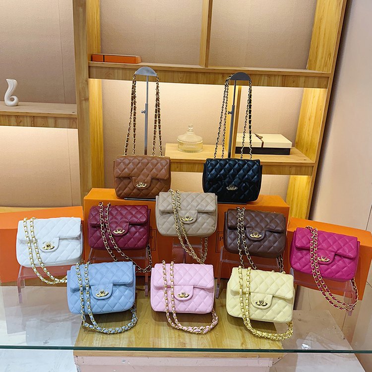 Lingge Xiaoxiangfeng Chain Bag 2026 New Trendy Versatile Women's Small Square Bag Light Luxury Fashion Single Shoulder Crossbody Bag