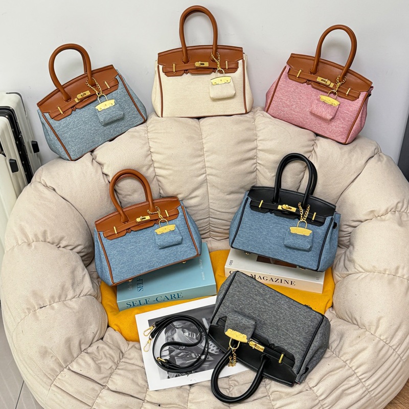 Womenhandbag Cross border Large Capacity Women's Bag 2026 New Retro Color blocked Handheld Single Shoulder Crossover Platinum Bag