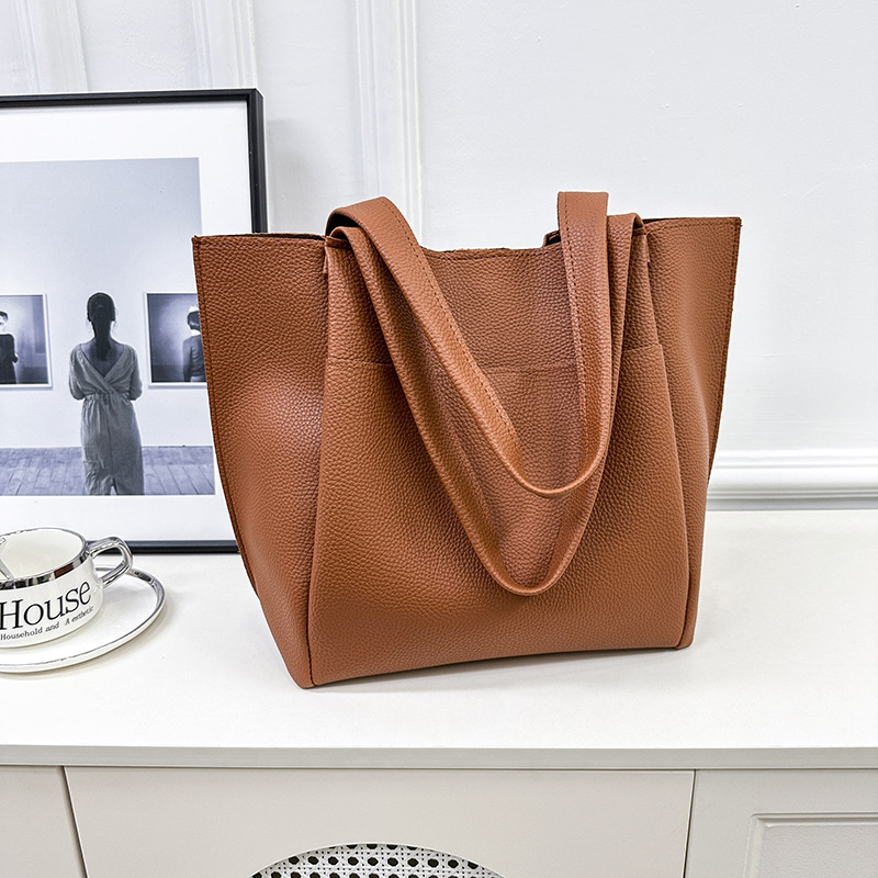 Large capacity soft PU bag for women, 2026 autumn new Korean version commuting shoulder bag trendy and fashionable hand-held tote bag