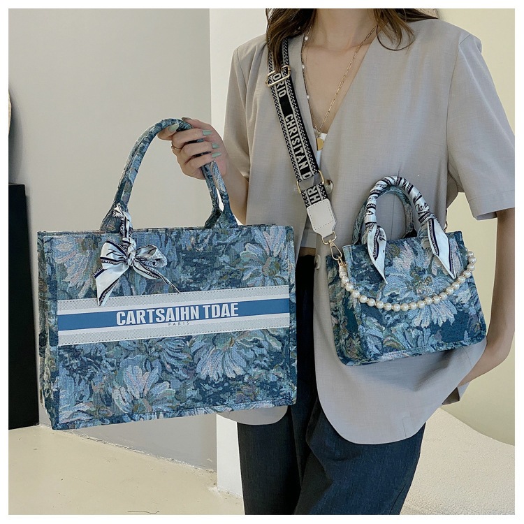 2026 New Tote Bag Pearl Chain Handbag Monet Garden Shoulder Cross Oil Painting Bag Silk Scarf Women's Bag