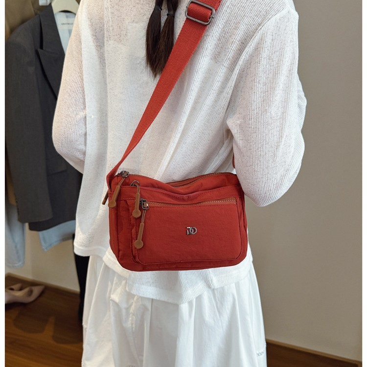 2025 new fashionable, lightweight, casual, simple crossbody bag, small bag, single shoulder, large capacity, stylish, high-end appearance