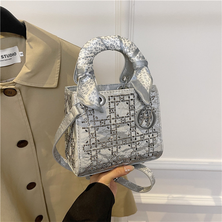 Daifei Bag Spring and Summer New Shoulder Bag with Diamond Inlaid Bag Autumn Women's Handheld Bag High end and Small niche Women's Bag Daifei Bag Spring and Summer New Shoulder Bag with Diamond Inlaid Bag Autumn Women's Handheld Bag High end and Small niche Women's Bag