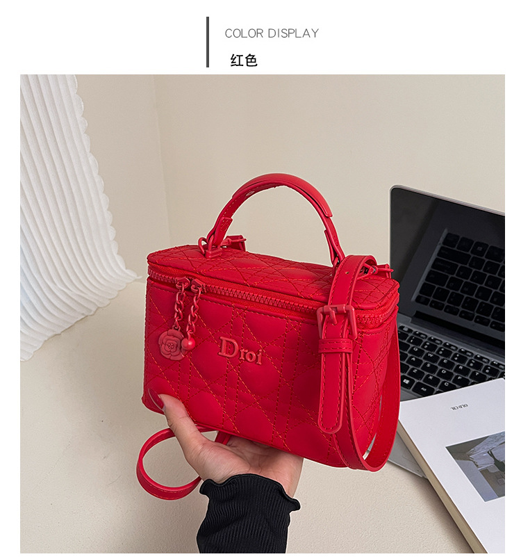 Ins Super Hot 2026 High Beauty Explosive Fragrant Style Lingge Versatile Box Bag Single Shoulder Cross Shoulder Handheld Korean Edition Bag Ins Super Hot 2026 High Beauty Explosive Fragrant Style Lingge Versatile Box Bag Single Shoulder Cross Shoulder Handheld Korean Edition Bag
