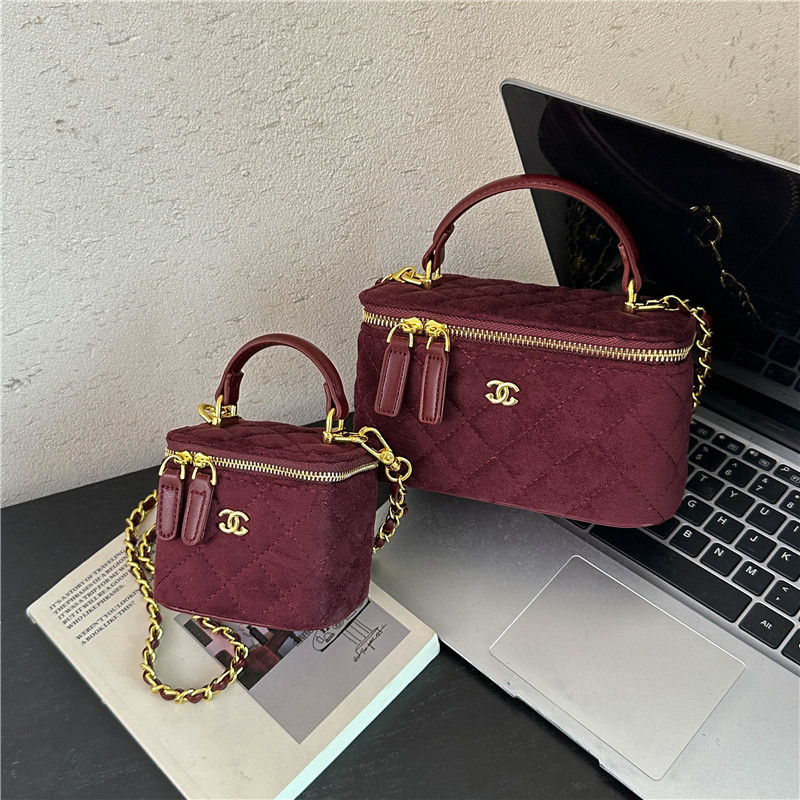 2026 new cross-border retro chain shoulder bag for women, trendy and fashionable diamond grid shoulder bag, textured crossbody small bag