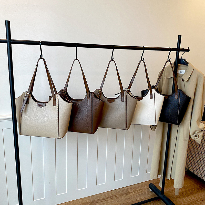 Cross border large capacity armpit bag for women, 2026 autumn new fashion casual handbag shoulder bag, simple tote bag