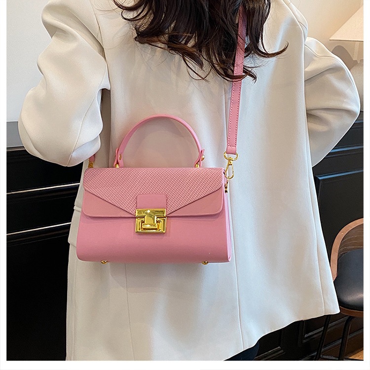 Cross border Box Bag for Women 2025 New Fashionable Splicing Handbag, High end, Small Square Bag, Small Side Bag, One Shoulder Cross Shoulder Cross border Box Bag for Women 2025 New Fashionable Splicing Handbag, High end, Small Square Bag, Small Side Bag, One Shoulder Cross Shoulder