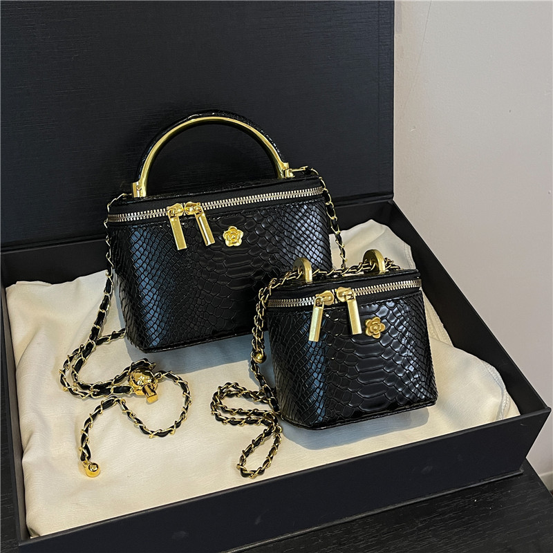 Bags Women's Bag 2025 New European and American Fashion Crocodile Pattern Handbag Cross border Retro Crossbody Bag Box Bag
