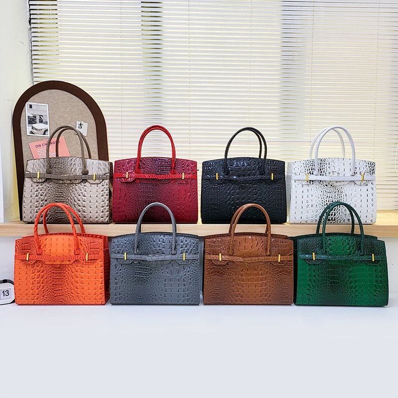 Brand Lock Platinum Bag 2026 New Crocodile Pattern Genuine Leather Women's Bag Business Large Capacity Women's Single Shoulder Handbag