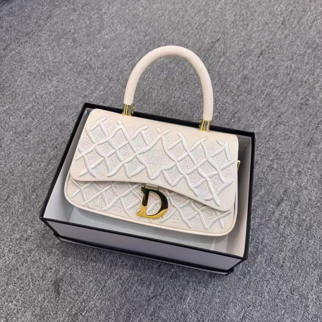 2026 spring new niche design casual armpit bag, women's simple texture small square bag, popular handbag 2026 spring new niche design casual armpit bag, women's simple texture small square bag, popular handbag