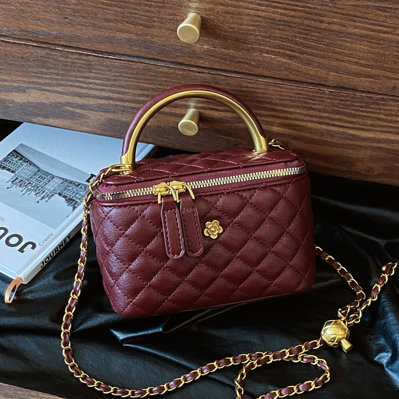Handbag for women, 2026 new niche design, casual western-style box bag, shoulder bag, trendy crossbody bucket bag