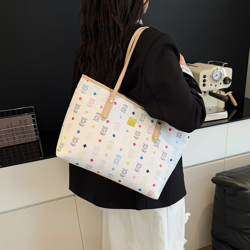 Cross border retro large capacity tote bag for women, 2026 new trendy commuting basket bag, fashionable shoulder bag Cross border retro large capacity tote bag for women, 2026 new trendy commuting basket bag, fashionable shoulder bag