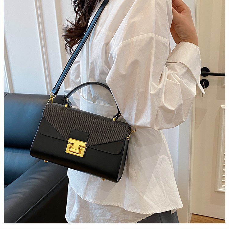 Cross border Box Bag for Women 2025 New Fashionable Splicing Handbag, High end, Small Square Bag, Small Side Bag, One Shoulder Cross Shoulder Cross border Box Bag for Women 2025 New Fashionable Splicing Handbag, High end, Small Square Bag, Small Side Bag, One Shoulder Cross Shoulder