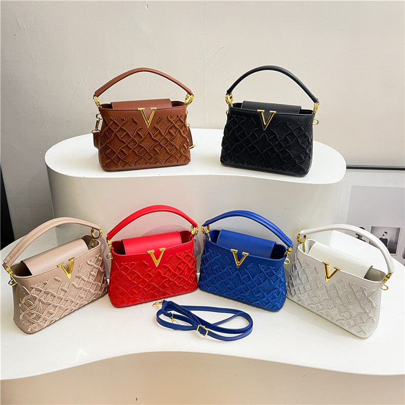 BagsV embroidered foreign trade handbag cross-border European and American style single shoulder crossbody bag 2025 new fashionable high-end bag