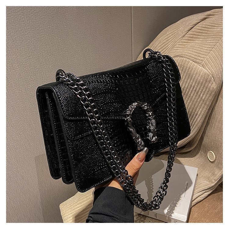 Cross border classic chain small square bag, European and American retro high-quality wine god bag, women's commuting single shoulder crossbody bag, Bags batch