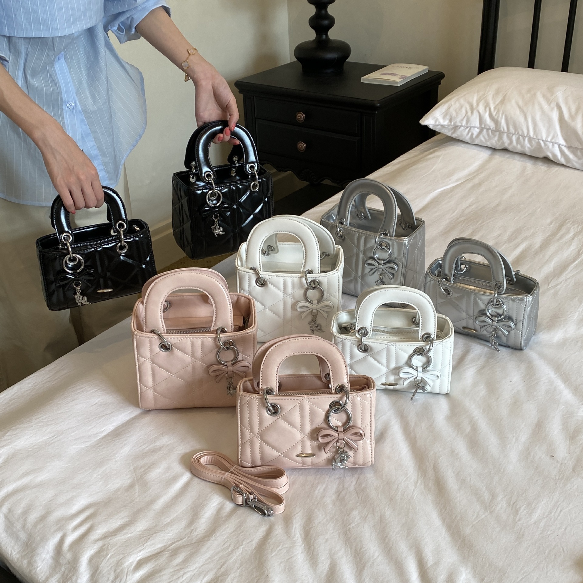 Cross border foreign trade women's bag 2026 new diamond grid small square bag versatile crossbody handbag light luxury niche single shoulder bag