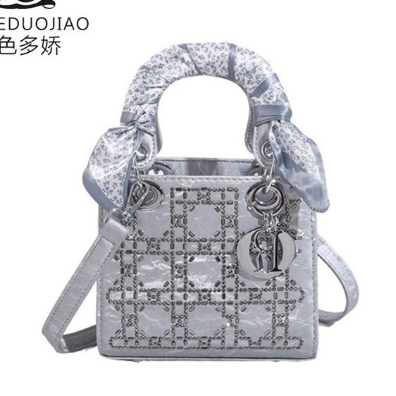 Daifei Bag Spring and Summer New Shoulder Bag with Diamond Inlaid Bag Autumn Women's Handheld Bag High end and Small niche Women's Bag Daifei Bag Spring and Summer New Shoulder Bag with Diamond Inlaid Bag Autumn Women's Handheld Bag High end and Small niche Women's Bag