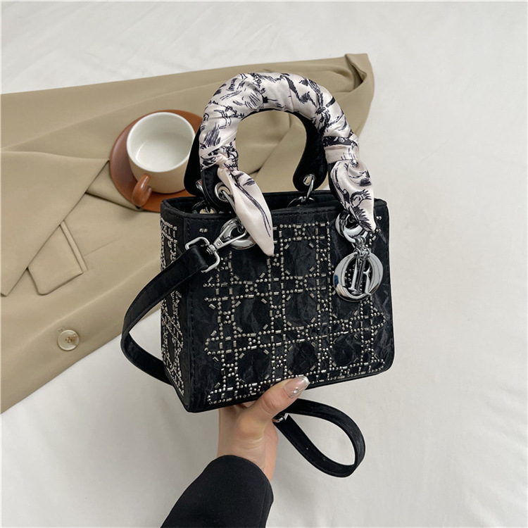 Daifei Bag Spring and Summer New Shoulder Bag with Diamond Inlaid Bag Autumn Women's Handheld Bag High end and Small niche Women's Bag Daifei Bag Spring and Summer New Shoulder Bag with Diamond Inlaid Bag Autumn Women's Handheld Bag High end and Small niche Women's Bag