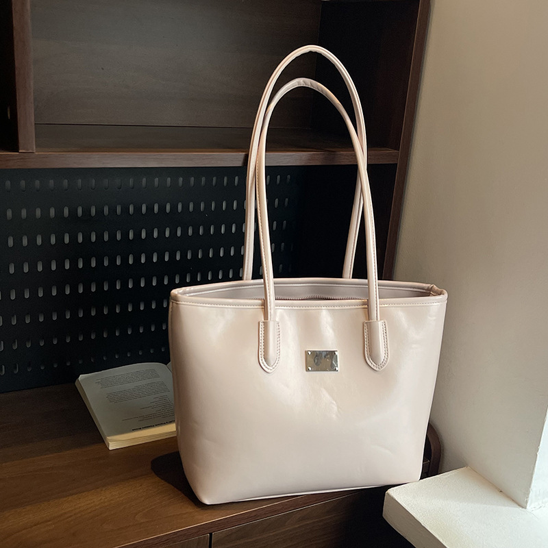 Korean version large capacity tote bag for women, 2026 autumn new high-value tote bag texture commuting armpit shoulder bag
