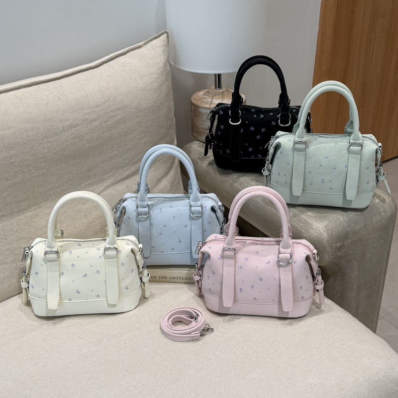 2026 new niche design single shoulder crossbody bag casual Korean version pillow bag retro large capacity handbag trendy bag