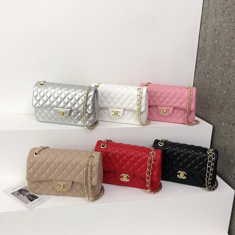 Cross border Xiaoxiangfeng Lingge Embroidery Thread Women's Bag 2026 New Fashionable High Texture Crossbody Bag Commuter Chain Bag Bags