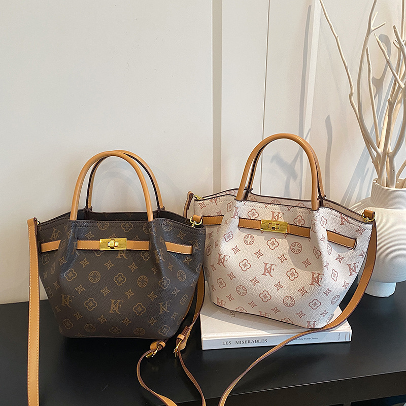 2026 Summer New Style Minimalist Trend Cross border Retro Handheld Single Shoulder Slanted Fashion Large Capacity Vegetable Basket Women's Bag