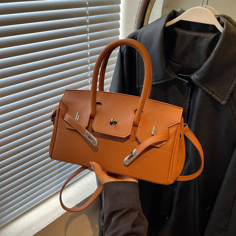 2026 New Fashionable Handheld Large Capacity Bag for Women, Simple Texture, High Beauty, Small Square Bag, Skewner Bag
