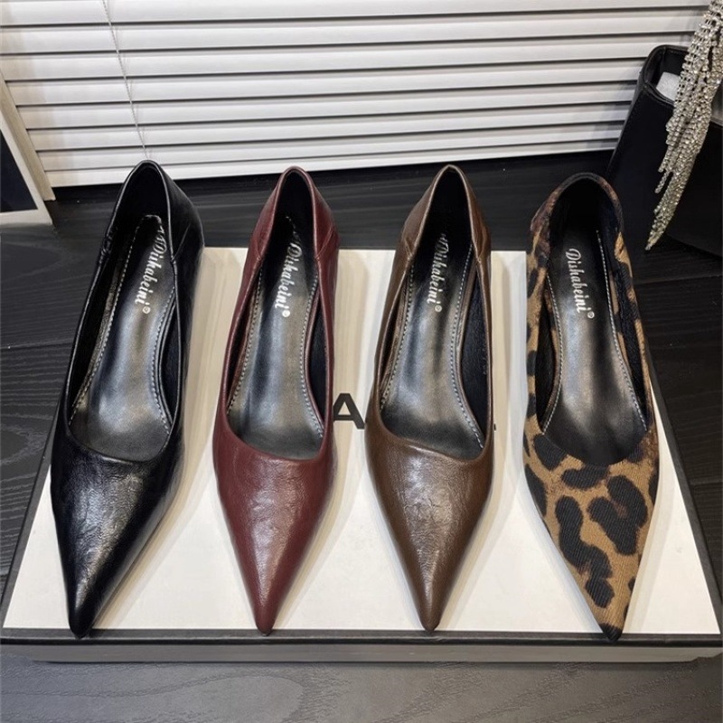 2026 autumn and winter new pointed shallow mouth high heels leopard print fashion versatile temperament commuting low heel kitten order shoes