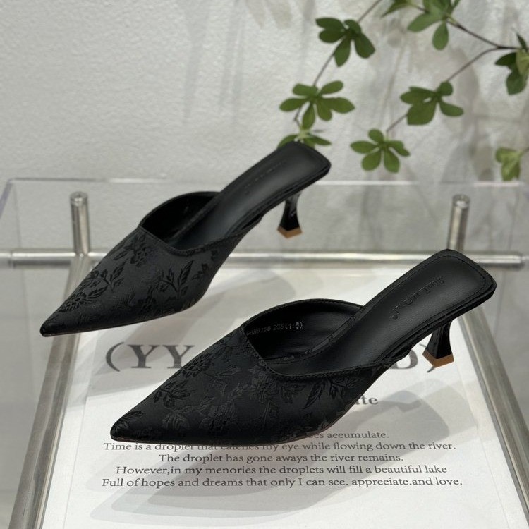 Chinese style pointed toe high-heeled toe cap half slippers for women's outdoor wear, summer new style, internet famous versatile slim heel sandals in stock Chinese style pointed toe high-heeled toe cap half slippers for women's outdoor wear, summer new style, internet famous versatile slim heel sandals in stock