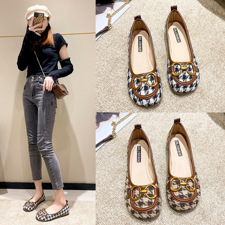 Versatile metal buckle color blocked square toe light mouth single shoe for women 2025 Spring and Autumn new style French retro flat bottomed bean shoes for women