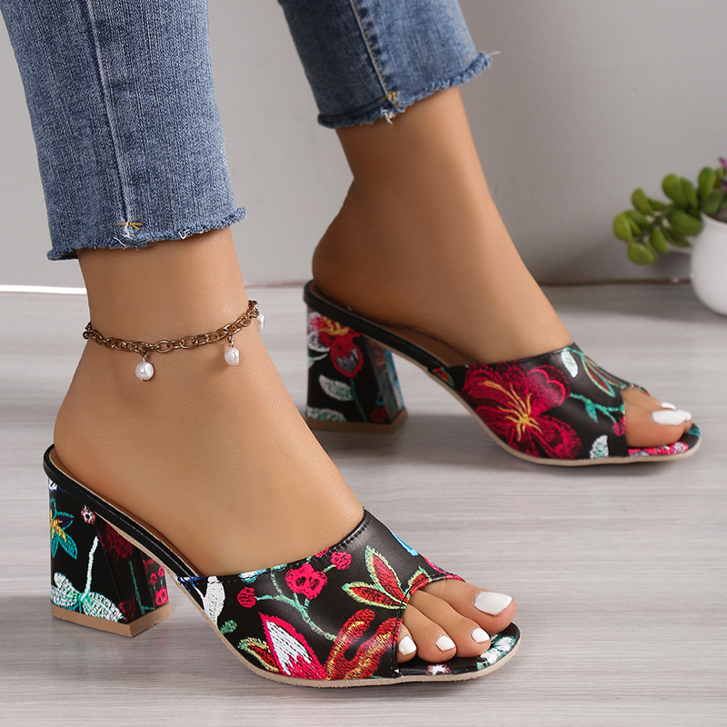 High heels for 2026 summer foreign trade women's shoes, thick heels for wearing on the outside, European and American square toe plus print one line cool slippers for women