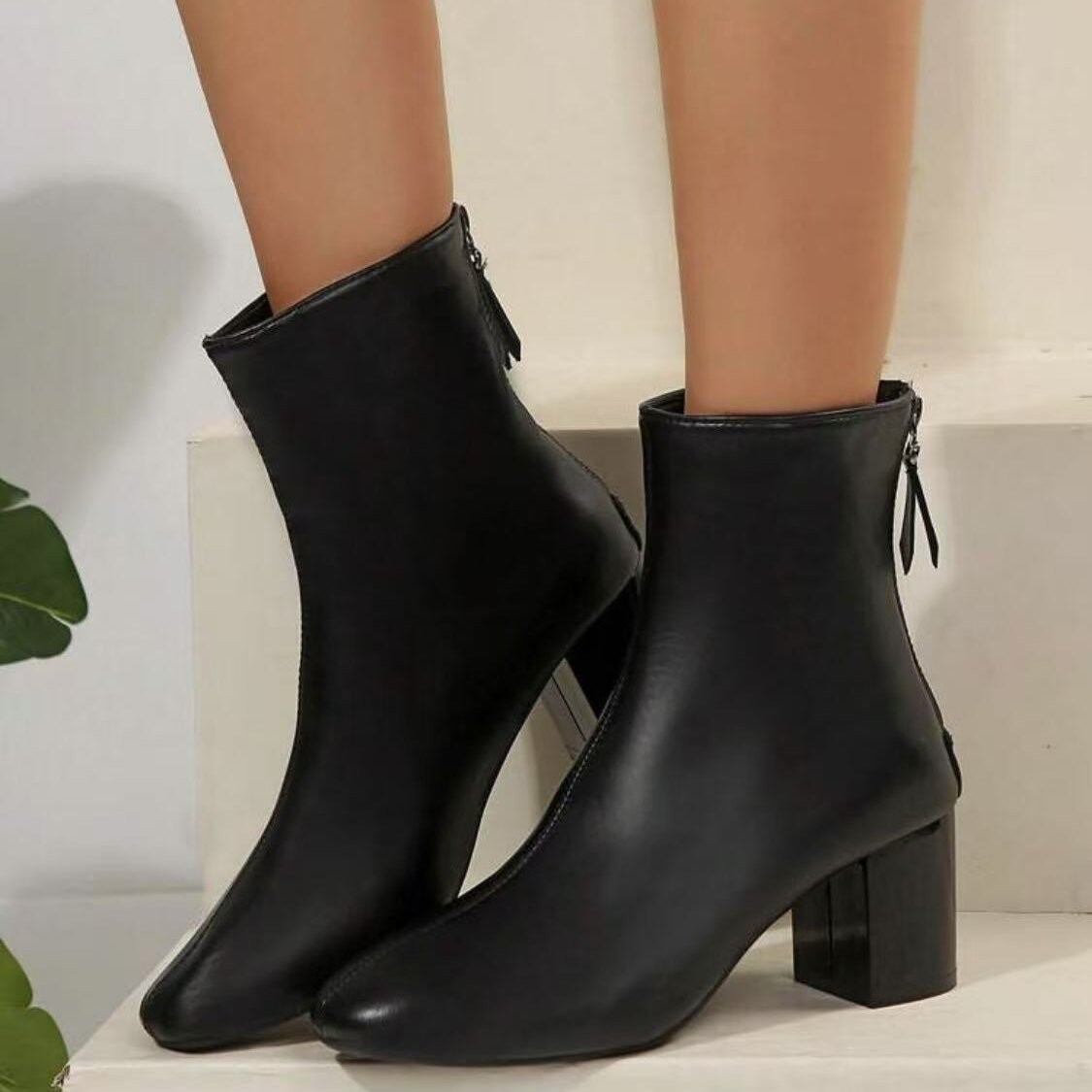High heels, short boots, children's 2026 autumn new foreign trade women's shoes, thick heel, European and American square toe, large size, back zipper, cross-border