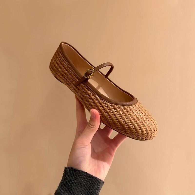 2026 Spring/Summer New Round Headed Niche One Button Flat Bottom Straw Woven Single Shoes for Women, Versatile Korean Version, Versatile Shallow Mouth Scoop Shoes