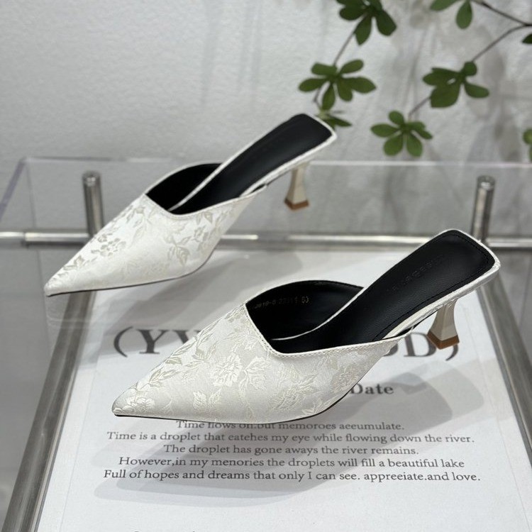 Chinese style pointed toe high-heeled toe cap half slippers for women's outdoor wear, summer new style, internet famous versatile slim heel sandals in stock Chinese style pointed toe high-heeled toe cap half slippers for women's outdoor wear, summer new style, internet famous versatile slim heel sandals in stock