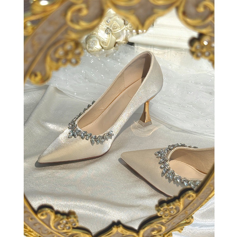 2026 new satin main wedding dress bridal shoes, wine glass heels, exquisite white high heels, not tiring feet, engagement bridesmaid shoes