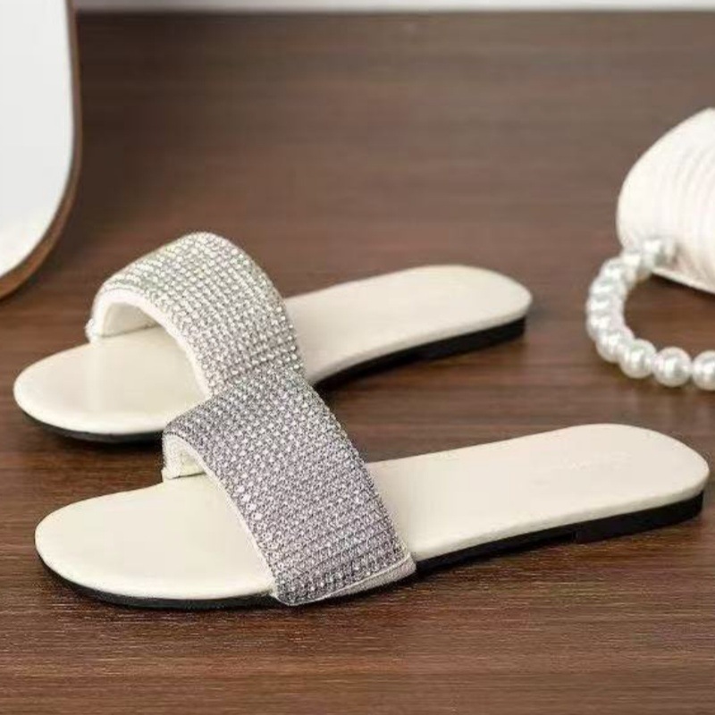 French style dress beach vacation style women's shoes for summer 2026, new flat bottomed diamond embellished one-piece slippers for wearing sandals outside French style dress beach vacation style women's shoes for summer 2026, new flat bottomed diamond embellished one-piece slippers for wearing sandals outside