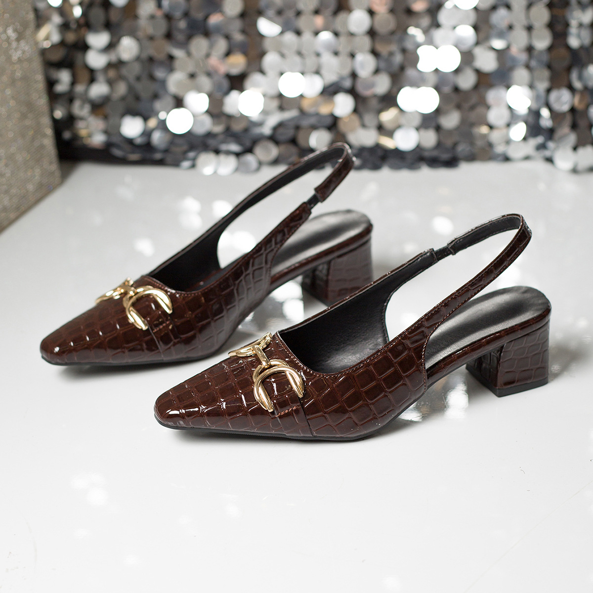 Baotou Cross border Foreign Trade Women's Shoes Sandals Women's 2026 Summer New Style Rear Hollow Metal Buckle Grid Rear Tripping Strap Middle Heel Baotou Cross border Foreign Trade Women's Shoes Sandals Women's 2026 Summer New Style Rear Hollow Metal Buckle Grid Rear Tripping Strap Middle Heel